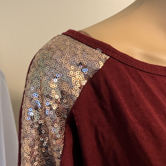 7th Ray Burgundy Sequin Long Sleeve Top - Picture 5 of 7